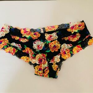 Victorias Secret Pink Floral Lace Boyshorts size large nwt